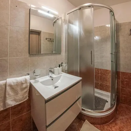 Apartment Awesome In With Wifi Lovrecica (Istria)