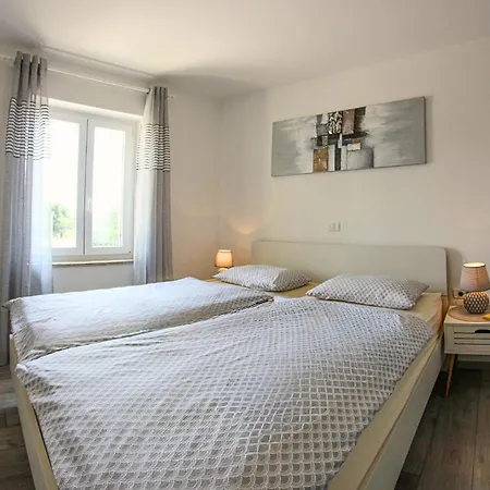 Gorgeous In With Kitchen Apartman Lovrecica (Istria)